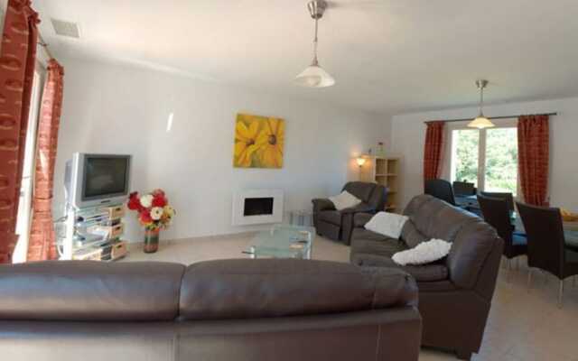 Lovely 3-bed Villa in Les Cammazes