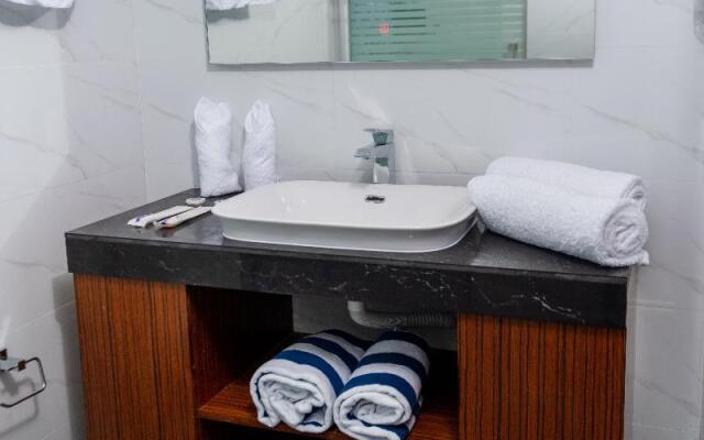 Ari Grand Hotel & Spa