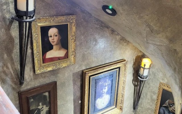 Hocus Pocus Tiny Hotel