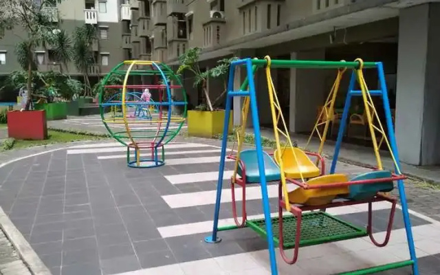 3BR Gateway Cicadas Ahmad Yani Apartment By Travelio