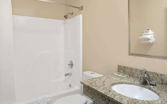 Super 8 By Wyndham Omaha I-80 West