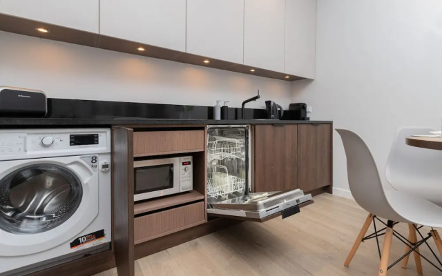 Platinum Towers Grzybowska by Renters