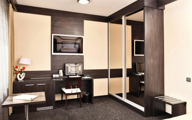 Lifestyle Hotel