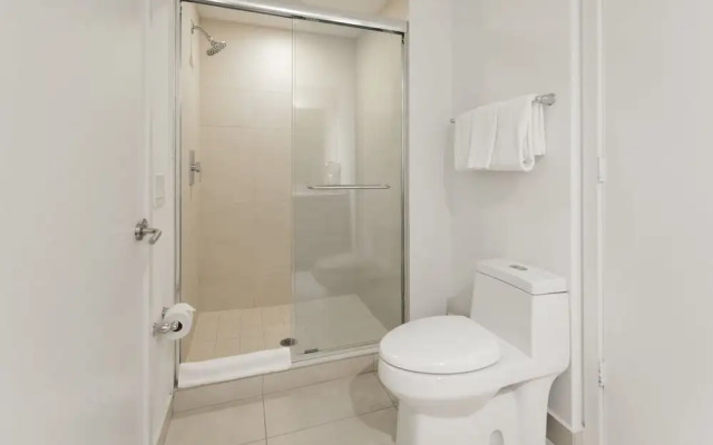 Oceanfront Luxe: Beach Condo