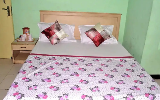 Goroomgo Viren Plaza Agra