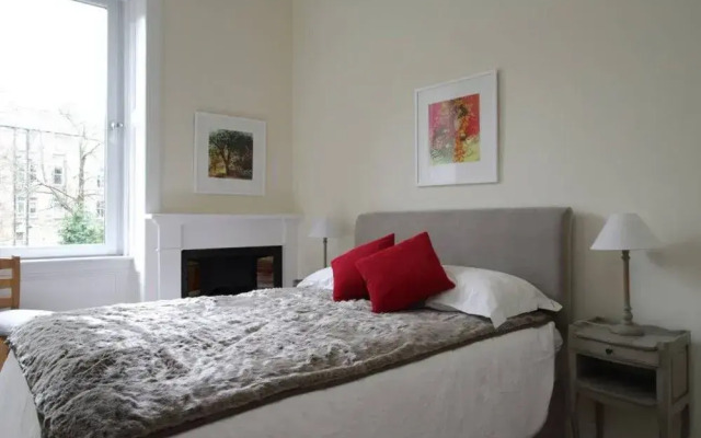 1 Bedroom Flat Near City Centre