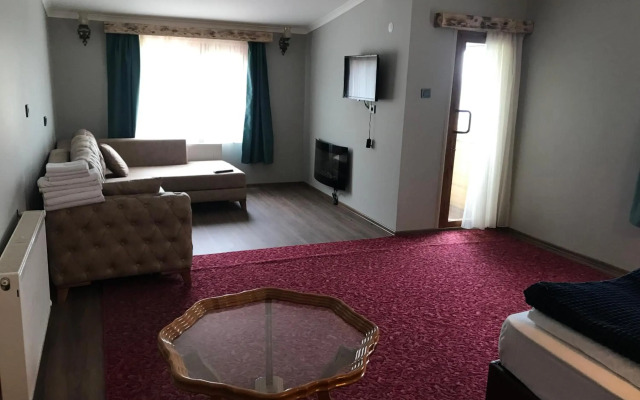Yedigoller Hotel & Restaurant