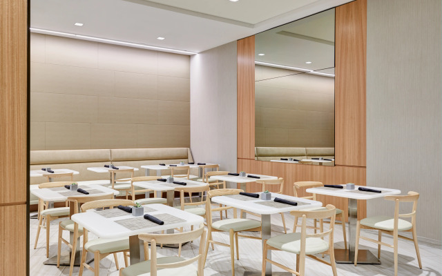 AC Hotel by Marriott Miami Aventura