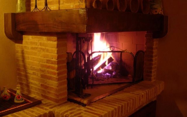Angelucci Agriturismo con Camere e Agri Camping