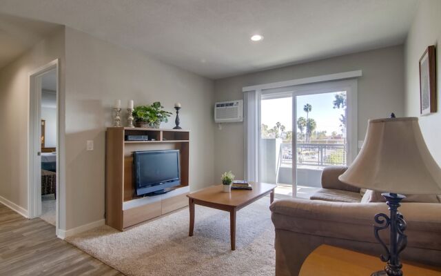 The Luxe Suites of Temecula Heights
