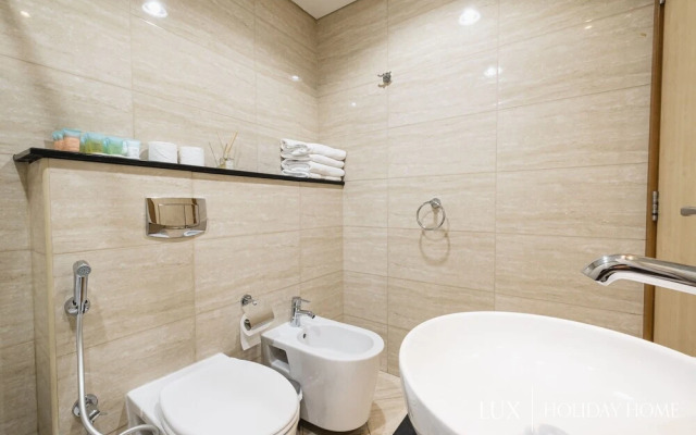 LUX - Marina Ocean View Suite 1
