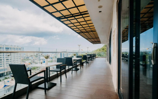 King's Hotel Nagoya Batam