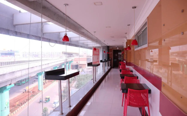 Smilestay Sri Sai ram Suites