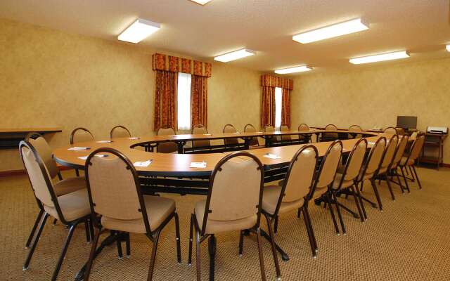 Econo Lodge Inn & Suites Kearney