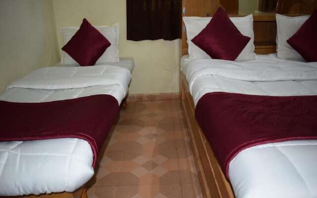 Manas Cottage Saputara