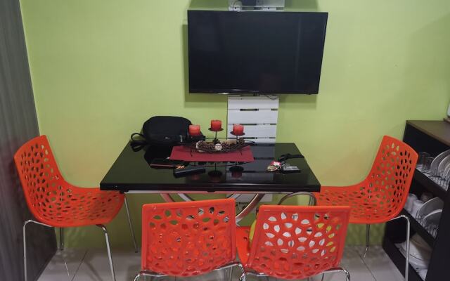 OYO 433 PBYY at Green Residences Condotel