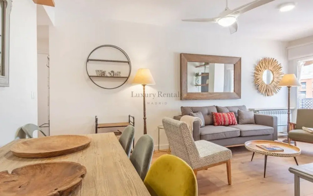 Apartment for 4 in Chamberi ( Plaza Olavide II )