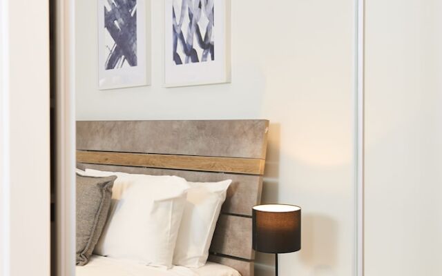 Spacious and Bright 1 Bedroom Apartment