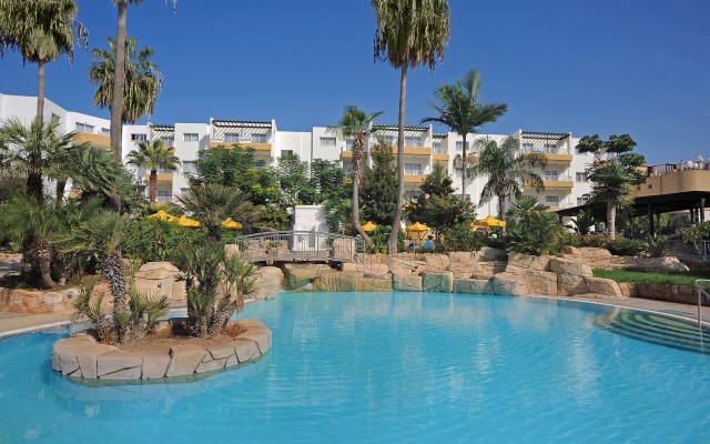 Mayfair Hotel  Gardens