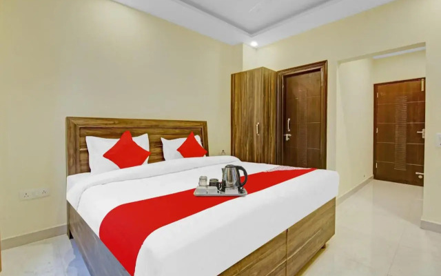 OYO Flagship 70251 Hotel Starwood