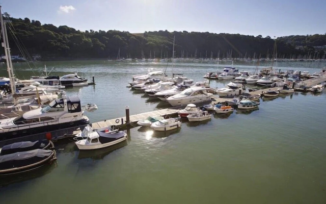 22 Dart Marina