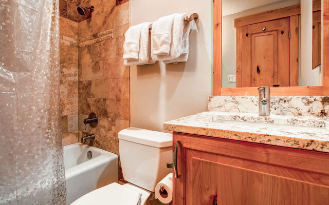 Powderhorn Condominiums by Ski Country Resorts