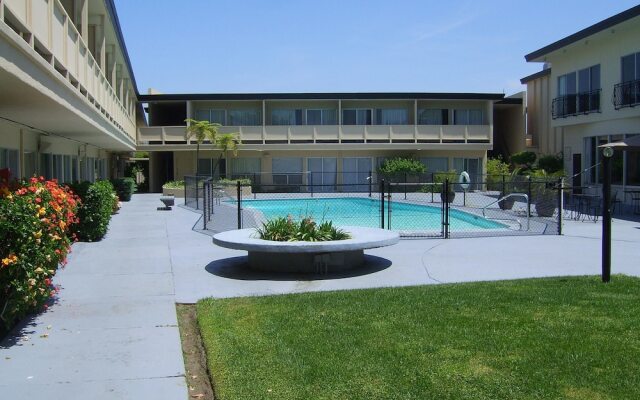 Hillsdale Inn