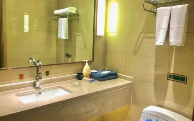 Vienna International Hotel (Liling Lujiang New City, High-speed Railway Station) – Bathroom – Zhuzhou