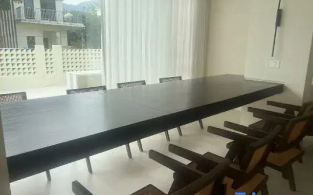 Xile Holiday Villa (Hailing Island Poly Yintan Branch)