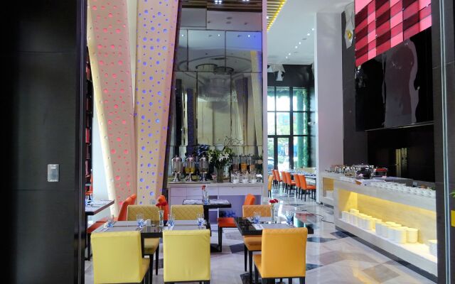 Holiday Villa Hotel & Residence