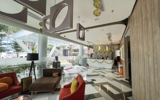 MaxOneHotels Premier Melawai