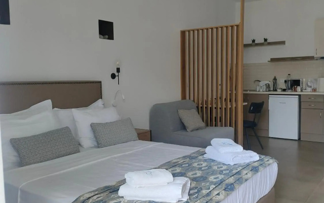 Theros Villas & Suites