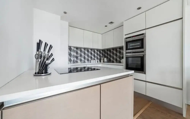 Stunning 2B Vauxhall Apt near Thames & Tube