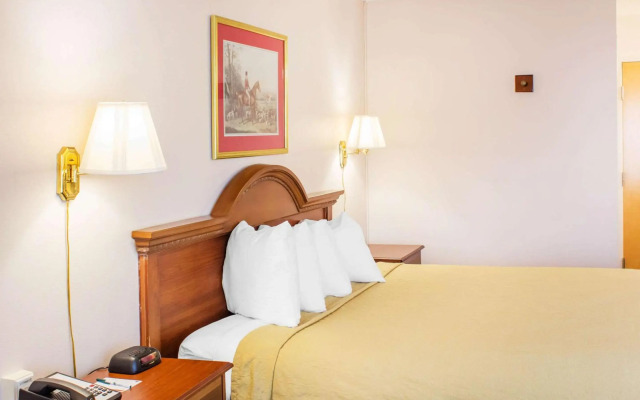 Econo Lodge Raleigh near Walnut Creek Amphitheatre