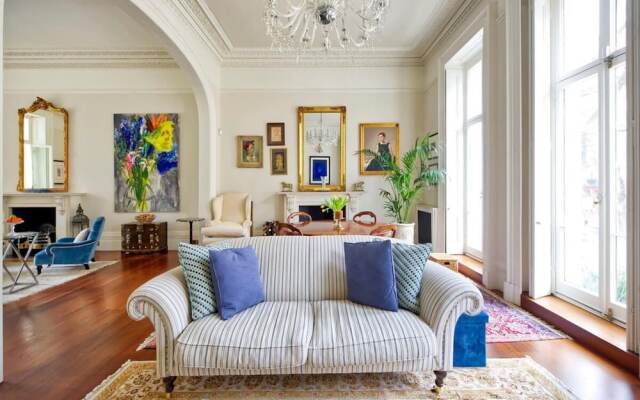 Grand 2 Bedroom Flat Kensington