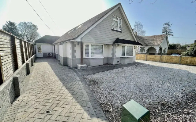 Four Corners Holiday Home with Hot Tub & Sauna