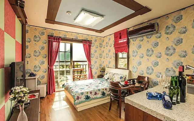 Geojedo Twin Castle Pension