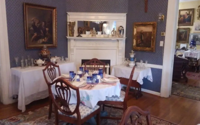 The Inn At Brevard - Bed And Breakfast - Adult Only