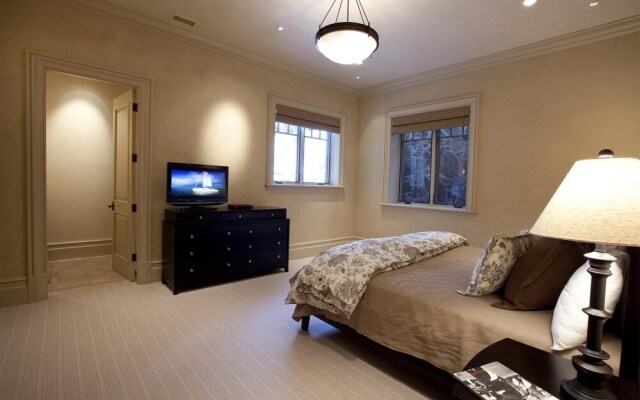 Hood Park Manor - 9 Br Home
