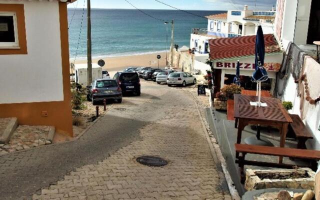 Studio Free Parking 300m Walking to Beach Burgau