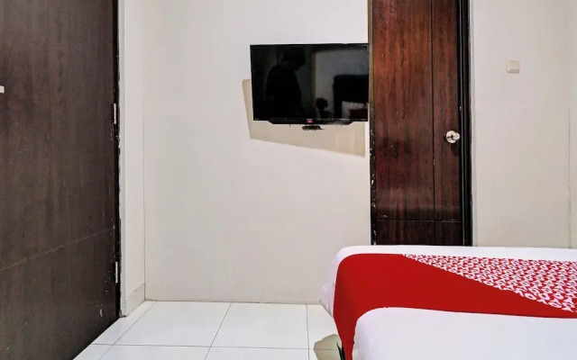 OYO 92768 Flagship Exclusive Colombus Near Stasiun Karawang