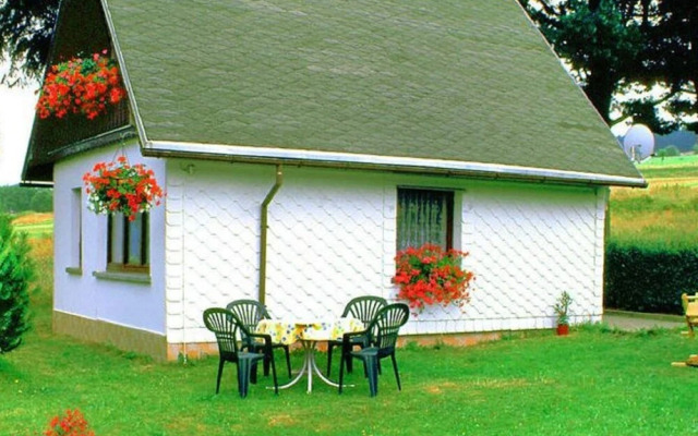 Sunlit Retreat With Garden