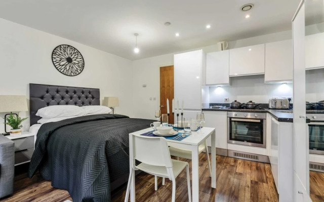 Contemporary Apartment - Liverpool