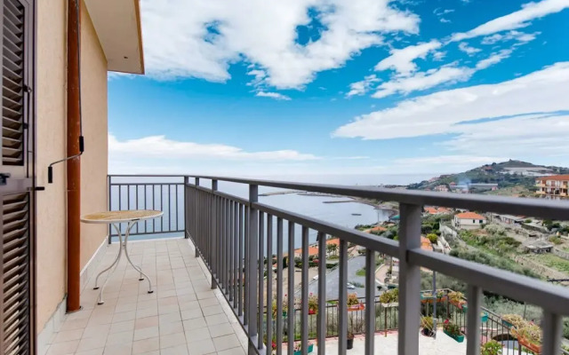 Scenic Holiday Home in Cipressa Near Town Centre