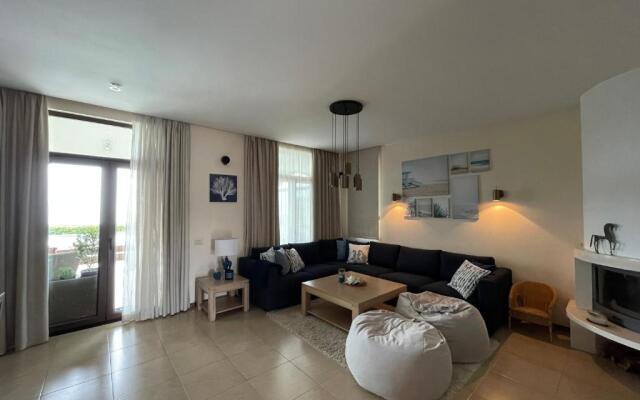 Private seaview villa in BlackSeaRama - 1st line