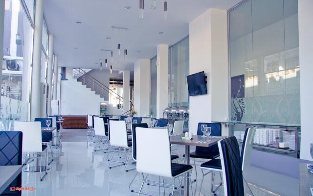 Splash Hotel