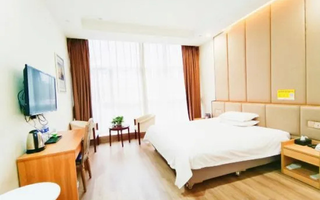 Hangzhou Qingcheng Hotel (Linping Yintai Subway Station)