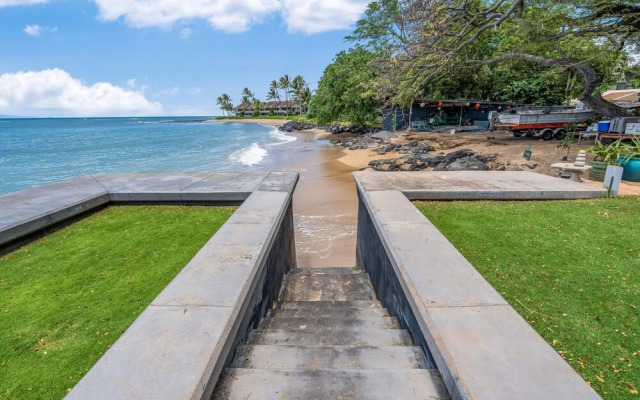 Kahana Reef 215 in Lahaina