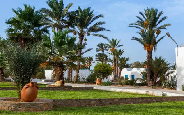 Hari Club Beach Resort