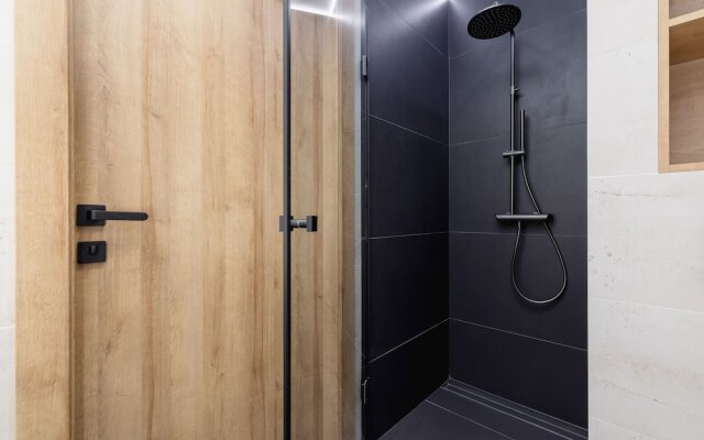 Bright Apartment Kraków by Renters